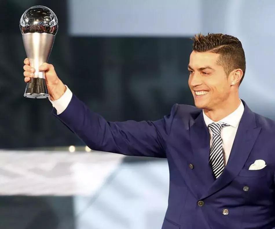 c罗一天赚多少人民币,c罗一天能赚多少钱