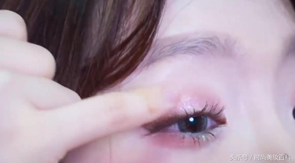 眼妆教程樱花盘,樱花眼妆教程初学者