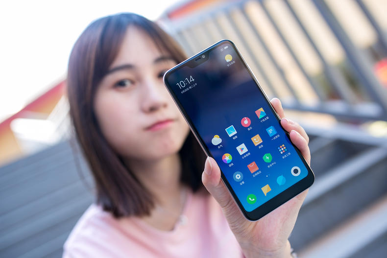 6.8寸刘海屏手机999,红米6pro刘海全面屏