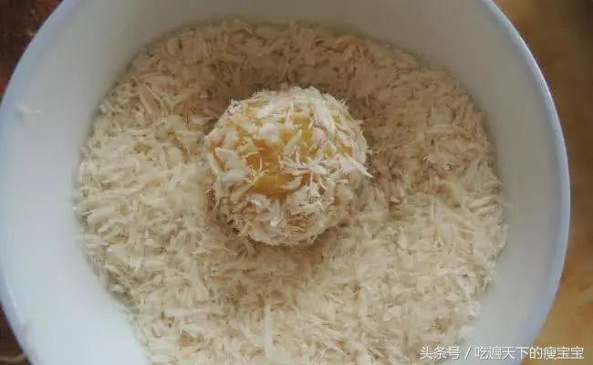 教大家在家制作面包糠,面包糠自制简单食物