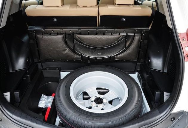 终于知道宝马为什么没有备胎了,宝马320li为什么没有备胎