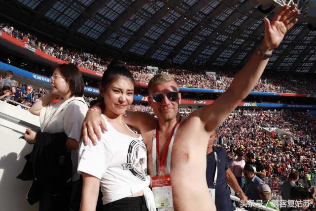 徐冬冬晒照秀腹肌,徐冬冬踢球前晒照