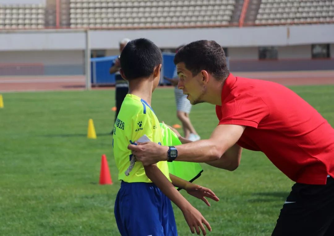 欧足联教练培训,足协培训班开课