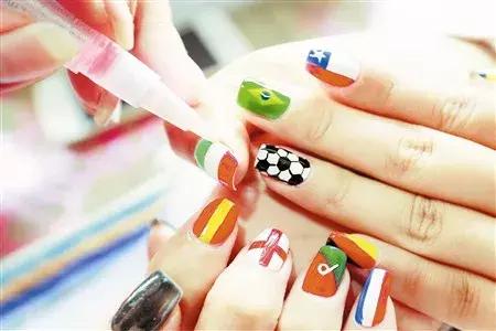 玩桌上足球赢1000元大奖！全城女生免费美甲！超多福利等你打卡