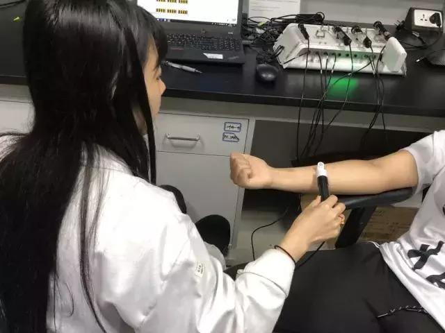 网红洗面奶变白氨基酸真实测评,好用的洗面奶推荐芙丽芳丝