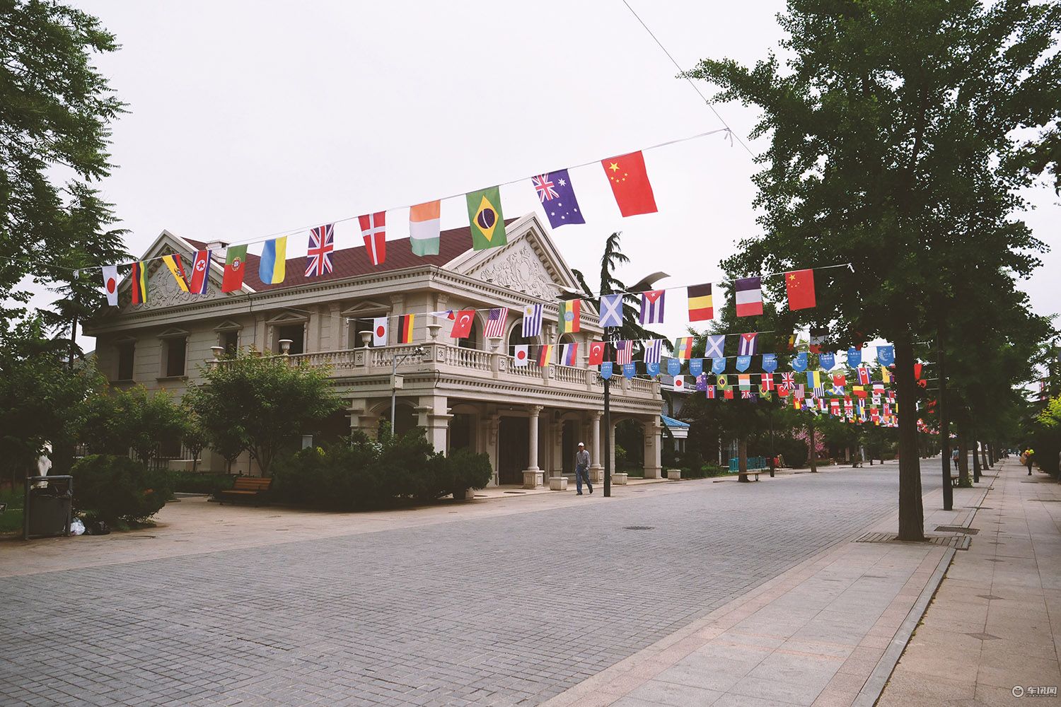 特斯拉modelx旅行,特斯拉modelx100d能跑多少公里