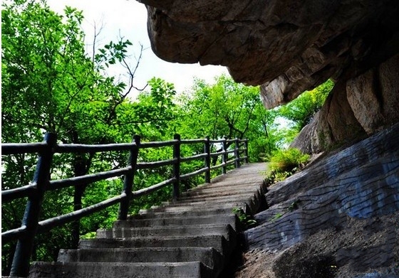 这里有十里亲水画廊,在海拔1400米的地方看世界杯,赏流泉飞瀑