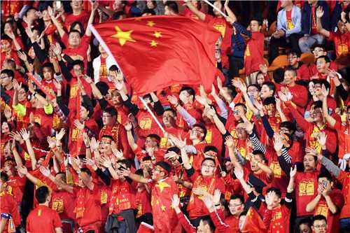 亲爱的国足同胞们，别再当“说嘴郎中”了，你们的足球丑陋至极！