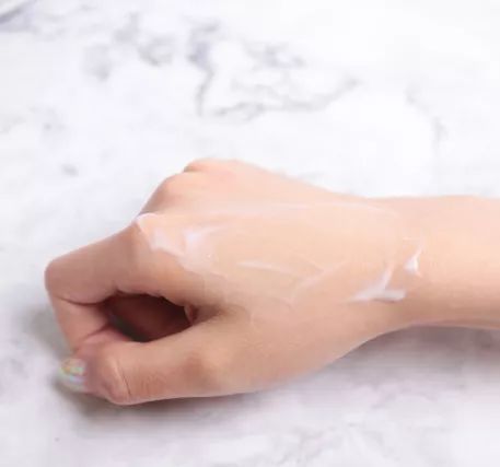 雷叔有货丨日本妹子用酸奶敷脸？效果竟然比敷100片面膜还好！