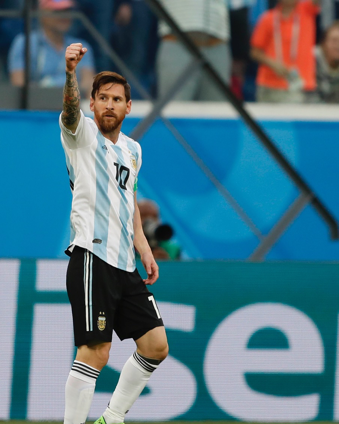 足球还能怎么玩儿,足球还能这么玩耍帅炫技两不误