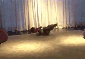 确认过，这些萌子们的足球天赋已得球星老爸们的真传！你更看好哪位萌娃的球技？