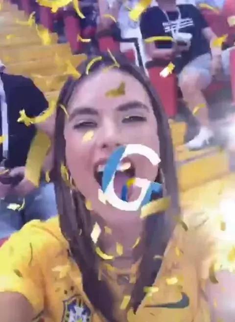 世界杯进入淘汰赛程，维密超模纷纷表示了对巴西队的支持