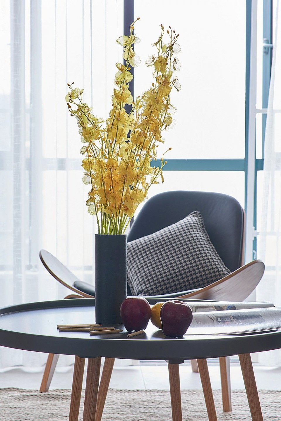 西边户客厅大飘窗西晒厉害吗,朝西客厅怎么解决西晒