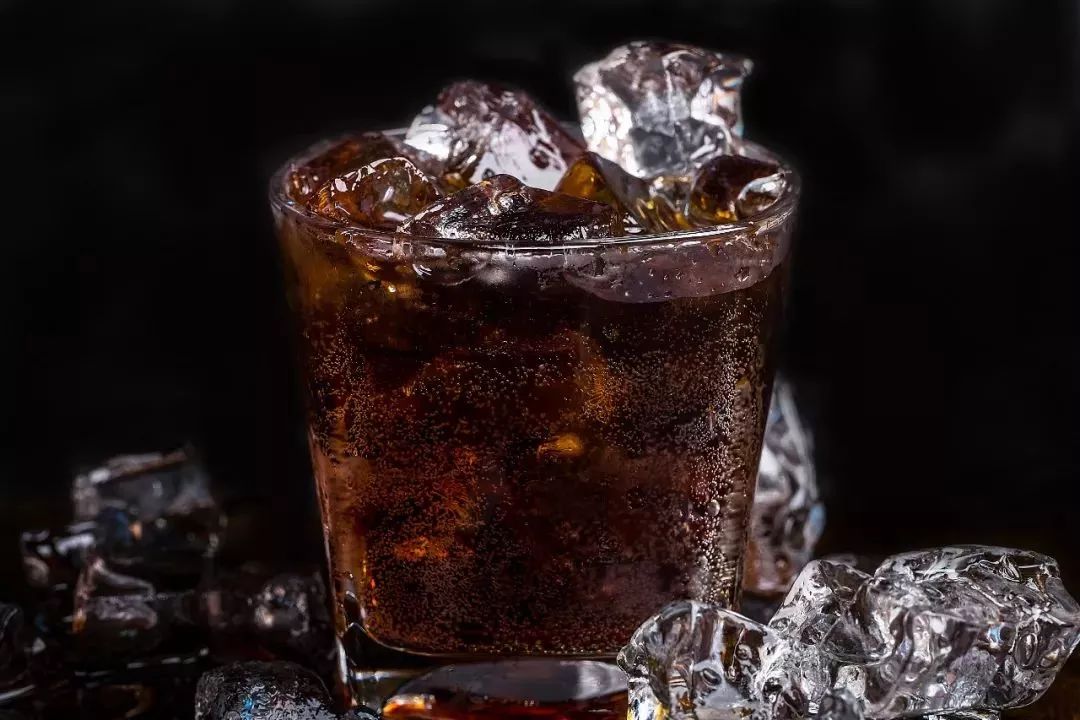 吃冰淇淋吃成“脑结冰”、喝冰可乐喝出胃穿孔……这些不是危言耸听！