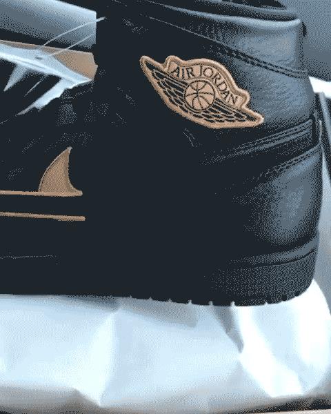 nike有一圈勾的图案,nike勾标多一个小勾是什么牌子