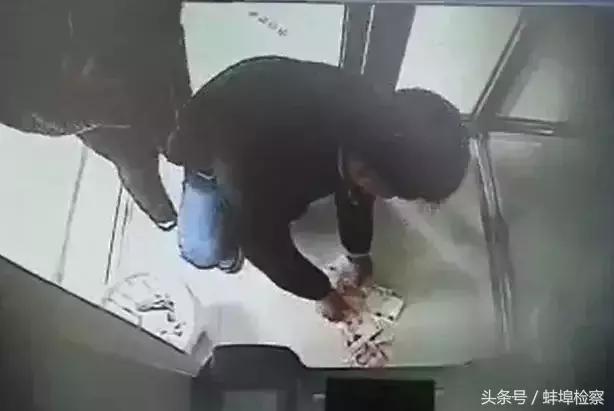 拾到手机不归还怎么处理,拾到手机拒不归还触犯了民法典