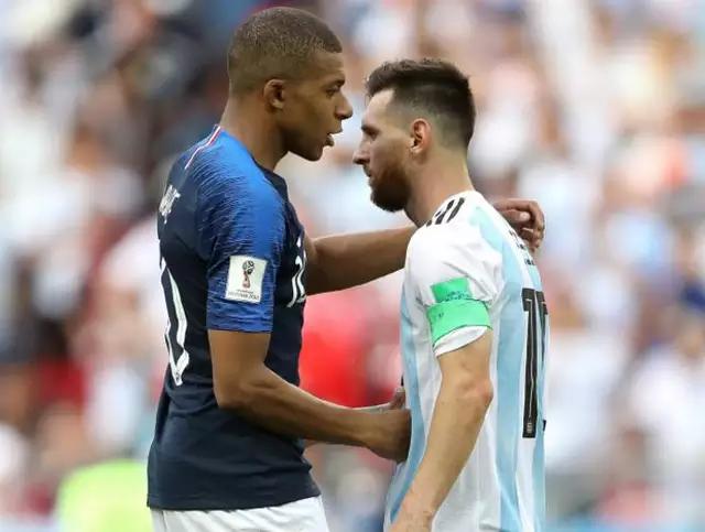 今晚两场世界杯，输赢难料，进球数好猜，20元换2496元如何