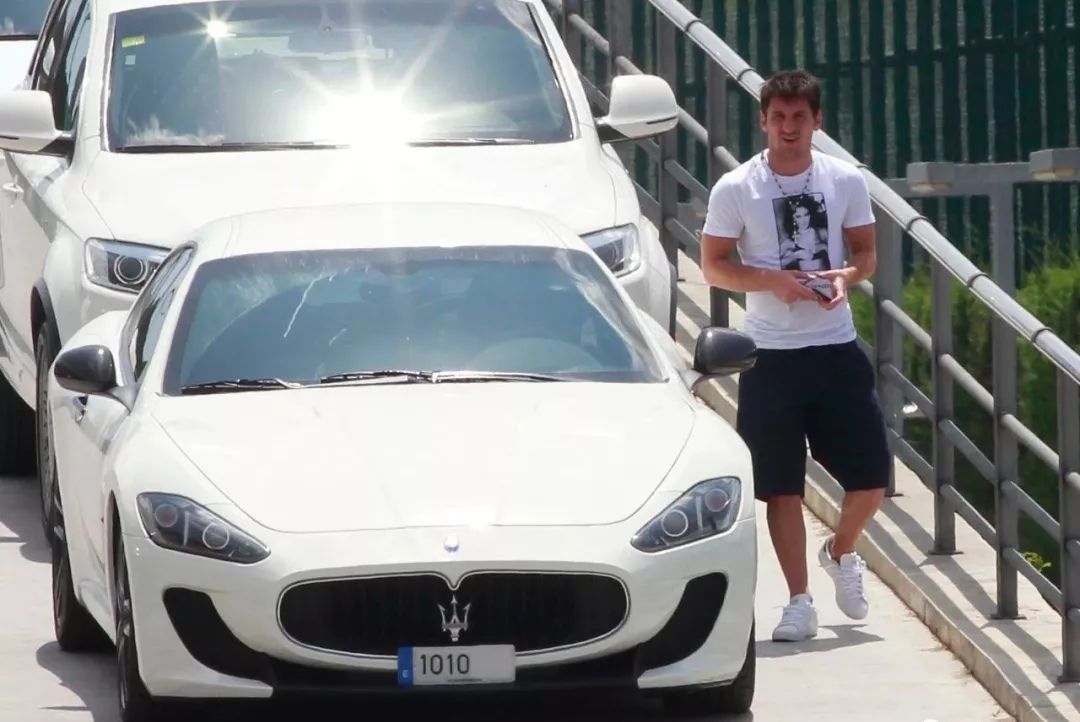 梅西30岁vs30岁c罗,梅西现状和c罗现状