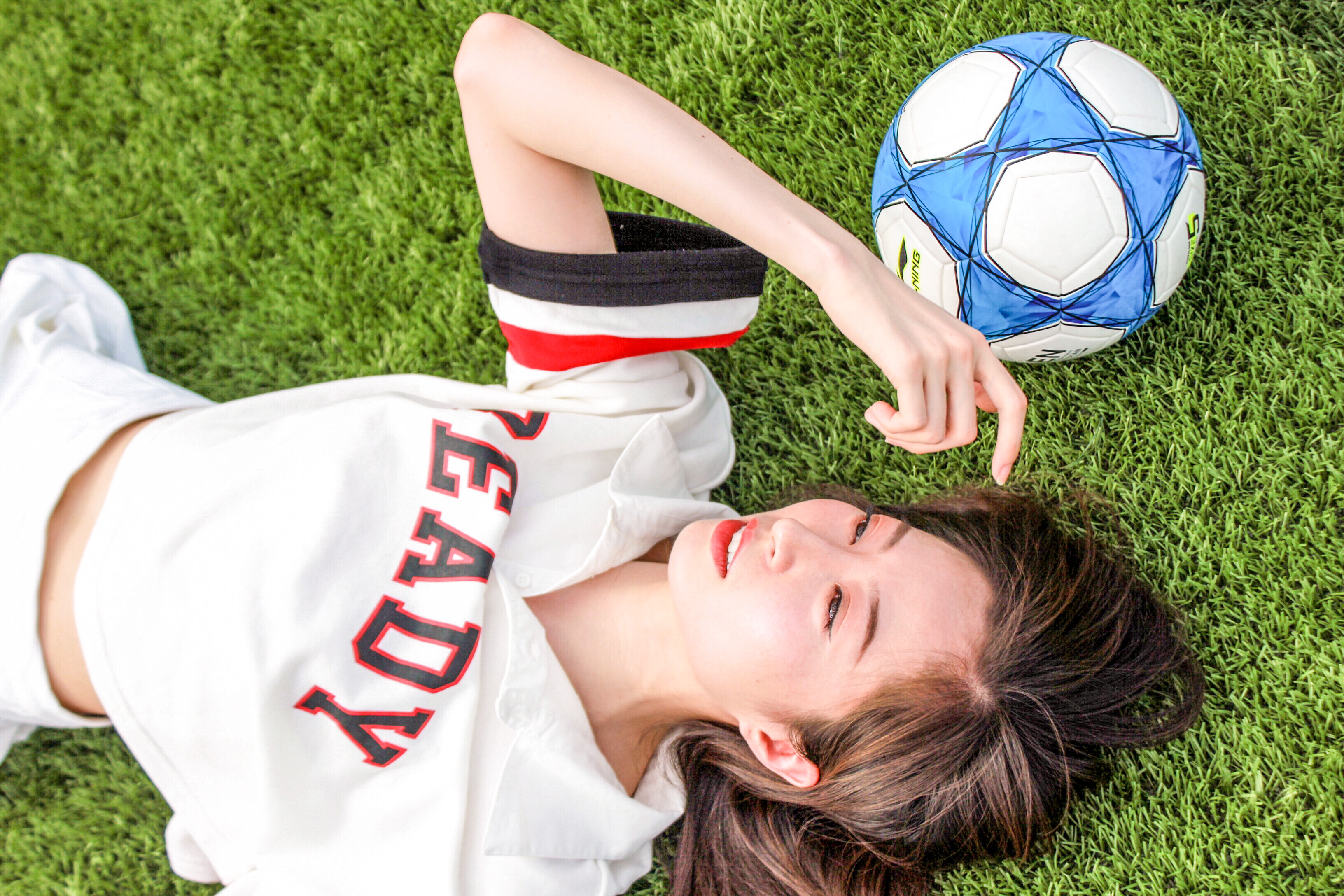 卫薇儿视频完整版,卫薇儿拍摄现场