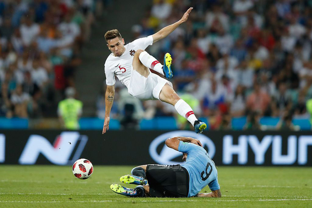 c罗和梅西的处境为何差别这么大,c罗和梅西都去哪里了