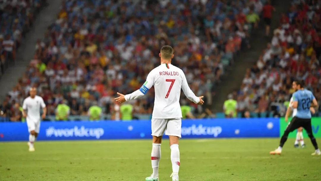 c罗vs梅西单挑,梅西c罗一起度假