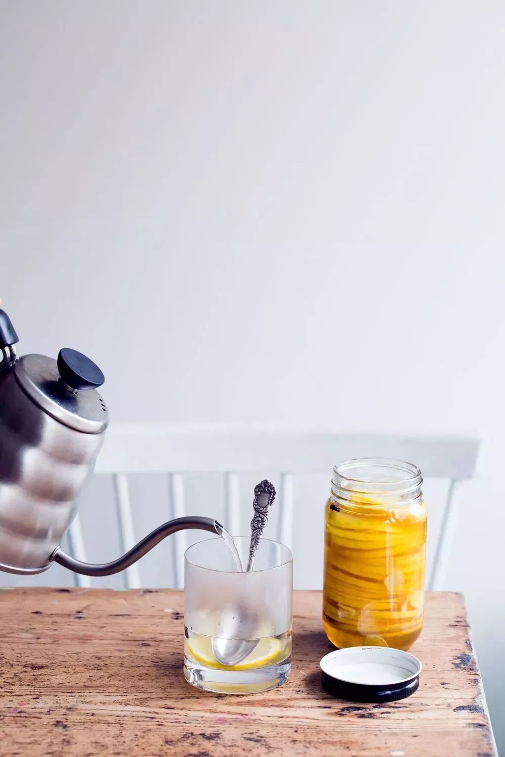 柠檬水的正确喝法用什么水,这才是正确的冲泡方法