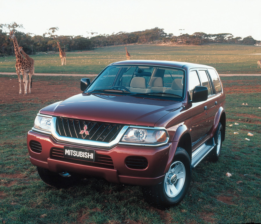 新三菱帕杰罗Sport曝光,帕杰罗和帕杰罗sport哪个好