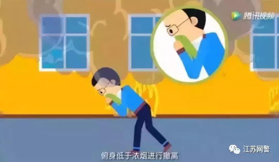 校园门口再现砍人事件,校园拿刀砍人事件