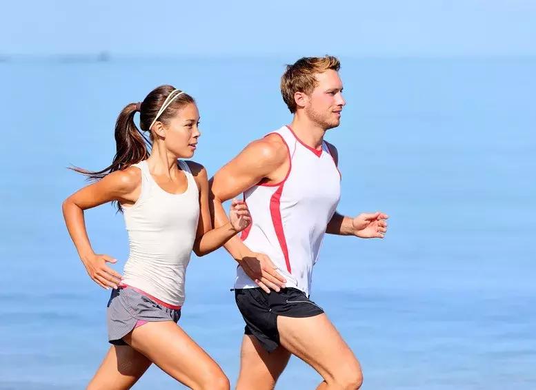 脚跑步受伤了怎么才能好得快一些,如何坚持跑步的十种方法