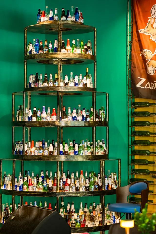 这该是佛山最独特的足球Pub,送完半打科罗娜还送鸡尾酒你点睇?