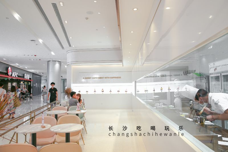 精致ins风空间，罗森尼娜在长沙IFS开了一家美到炸的品牌印象店