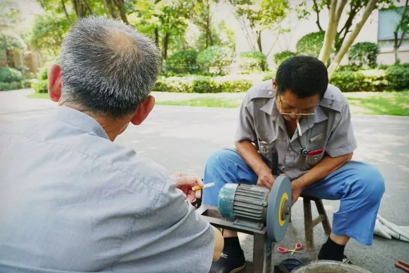 菜刀怎么磨什么角度才锋利耐用,不管菜刀有多钝大厨教你一招