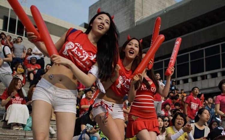 世界杯外国美女球迷,日韩世界杯美女球迷