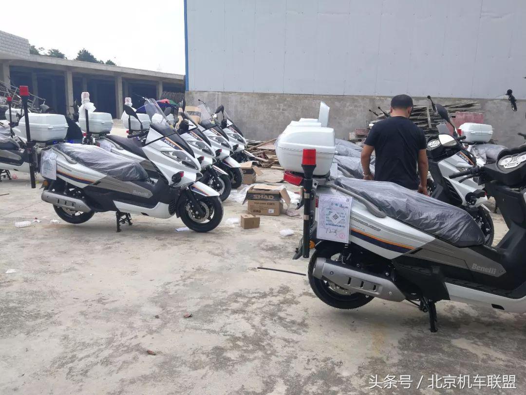 Benelli银刃250警用版长啥样？贵州惠水县公安局铁骑交车现场