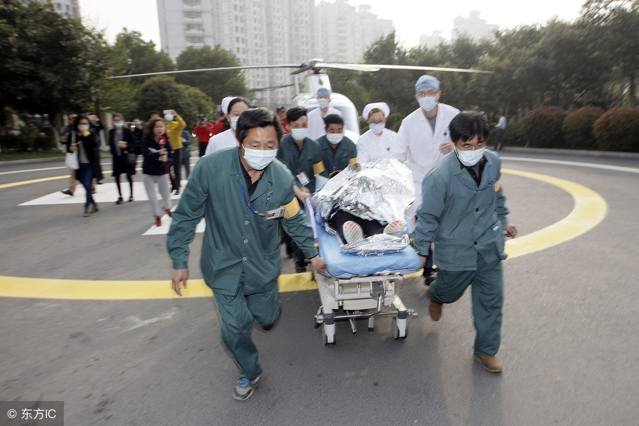 生吞灯泡取不出来怎么办,吞灯泡没取出来医院怎么处理