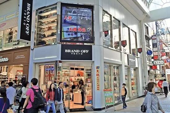 5000买的二手奢侈品包能卖多少钱,二手奢侈品店包是真的吗