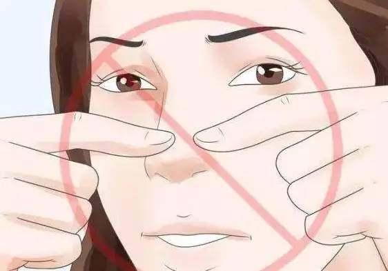 让毛孔变小的方法,生活中怎么注意才能使毛孔变小呢