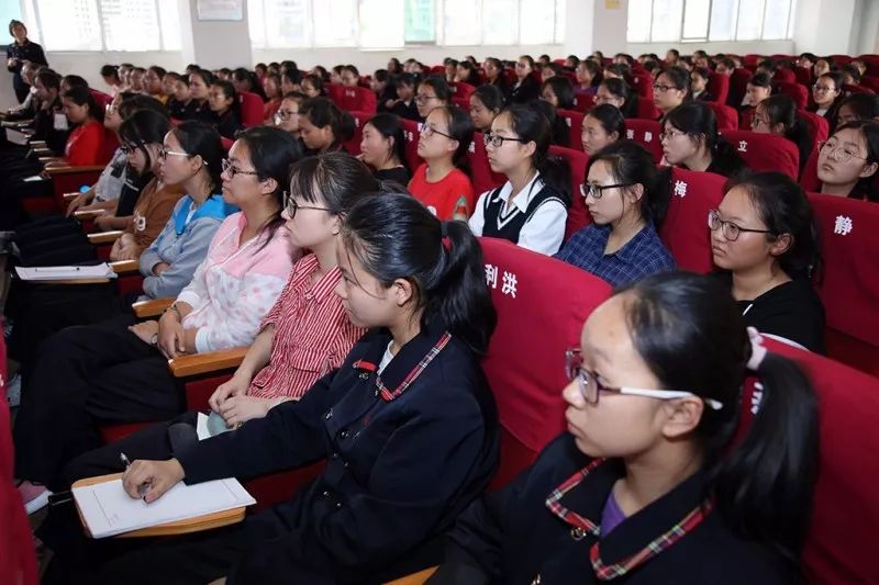 女性大讲堂讲座视频,我是女生青春期小课堂