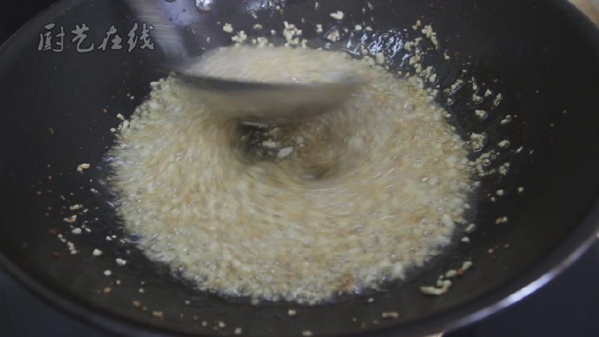 秘制蒜蓉蒸扇贝,美食制作视频蒜蓉蒸扇贝