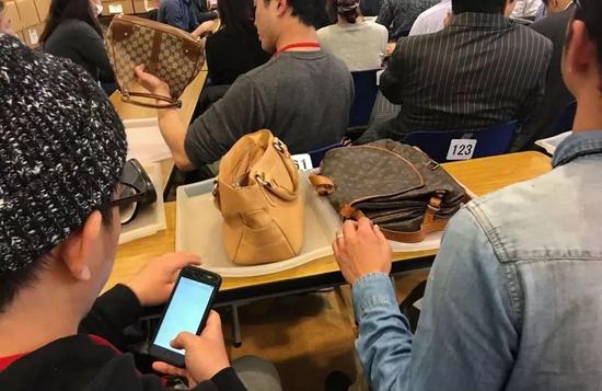 花3万2买的名牌包,捡漏奢侈品包是真的吗