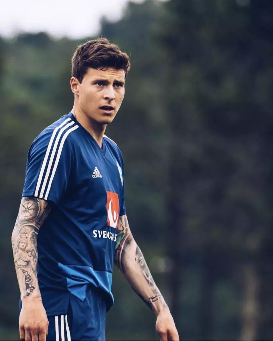 看球看得心脏疼,到底是看球呢还是看帅哥