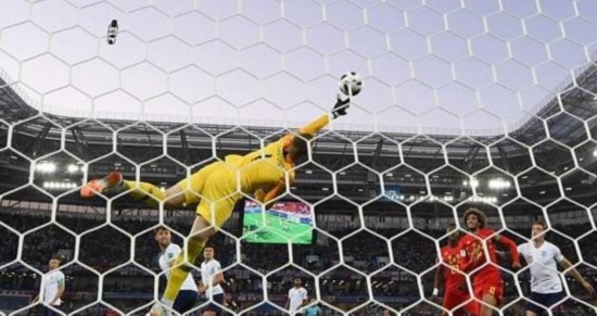 英格兰最年轻门将打破“魔咒”，24岁的他已是“世界第三贵”