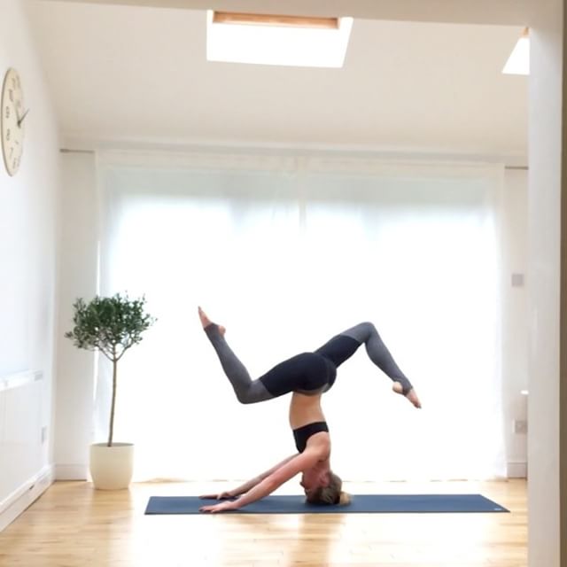 每天把腿绷直有拉扯感,绷脚尖可以拉伸小腿肌肉吗