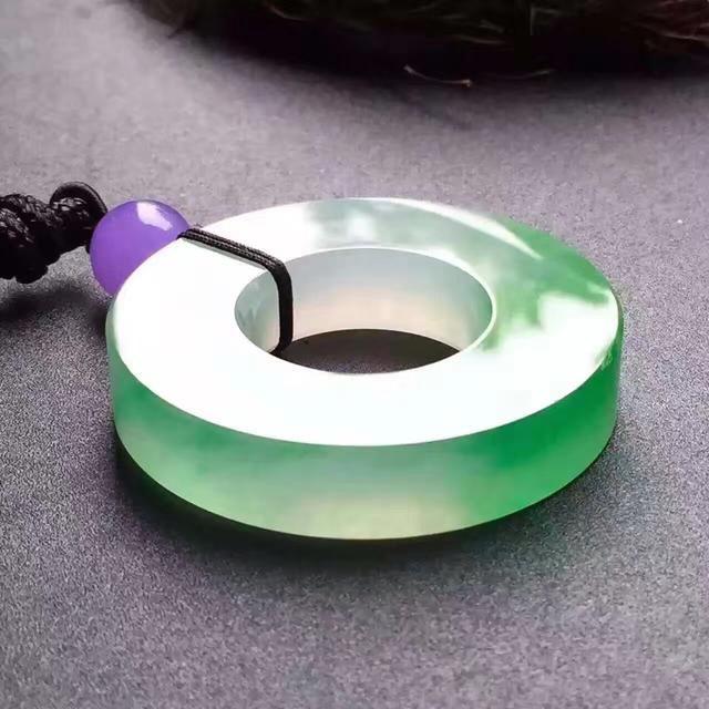 人到中年爱而不得无奈,为什么人到中年才知道爱情的苦