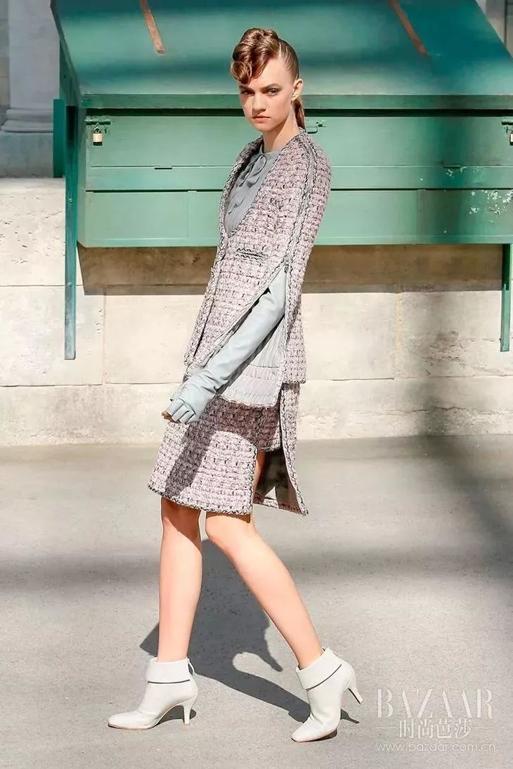 塞纳河倒映着埃菲尔铁塔,香奈儿的绝美高定