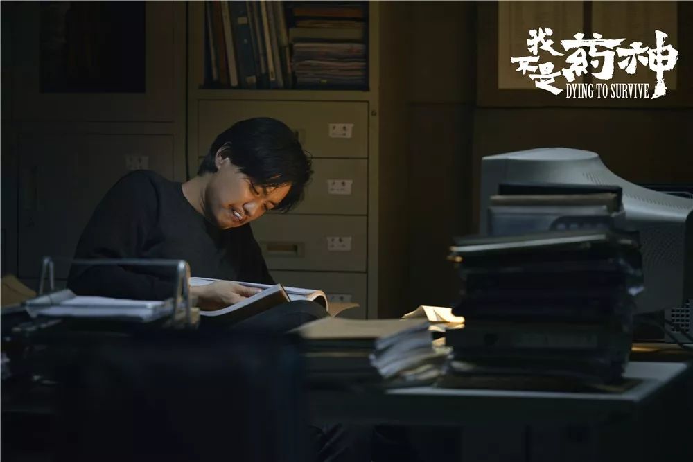 眼哭肿手拍红！还没上映就刷爆票圈！中国最需要的电影，终于出现