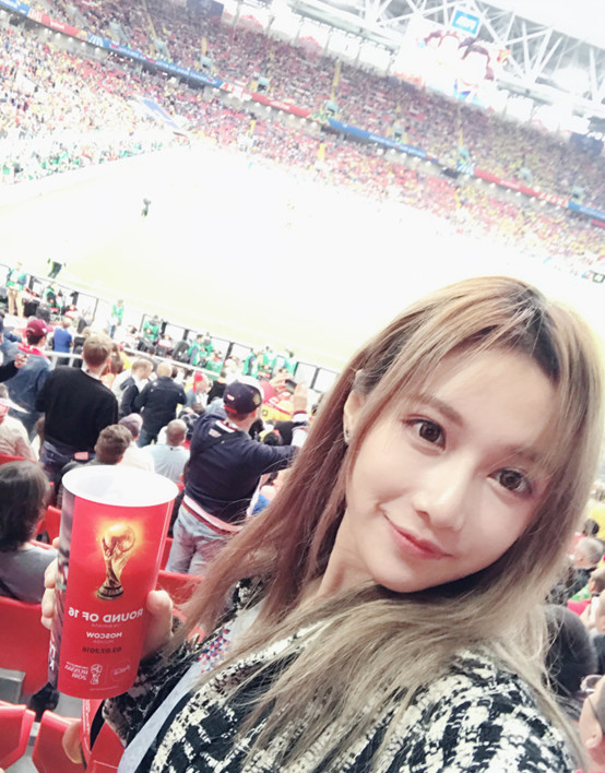 丸子带球去俄罗斯看世界杯，变身足球宝贝？网友：好大好大