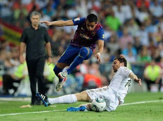 内马尔在巴西队的迷弟,内马尔迷弟梅西