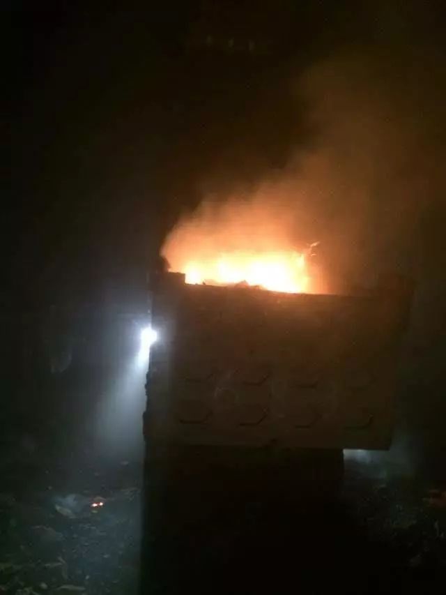 真“机”不怕火炼，李波驾驶沃尔沃挖机在“火焰山”讨生活