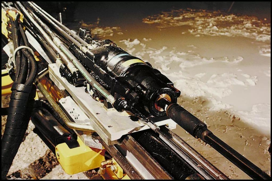 安百拓凿岩台车深度怎么设置,安百拓采矿法